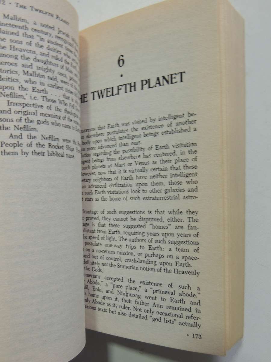 The 12th Planet,  Book 1 of The Earth Chronicles - Zecharia Sitchin