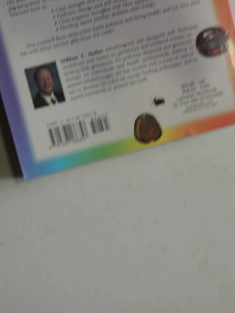 Gems Of The 7 Color Rays: A Comprehensive Guide To Healing With Gems - William C Struber
