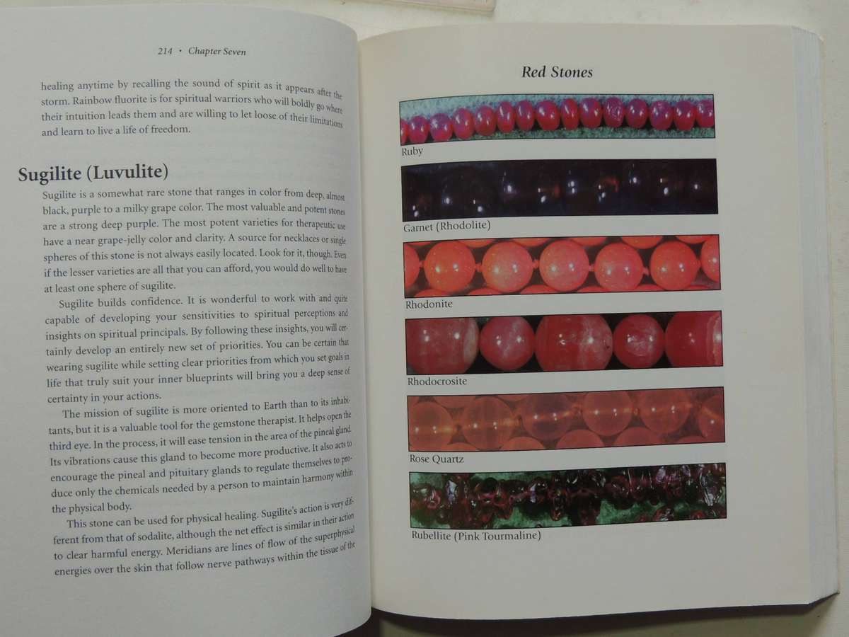 Gems Of The 7 Color Rays: A Comprehensive Guide To Healing With Gems - William C Struber
