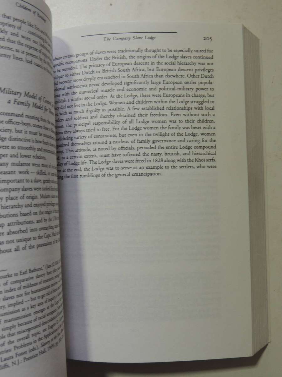 Children Of Bondage: A Social History Of The Slave Society At The Cape Of Good Hope, 1652-1838Rober