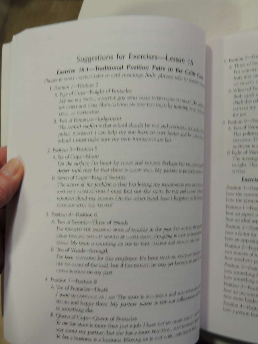 Learning The Tarot:  A Tarot Book For Beginners - Joan Bunning
