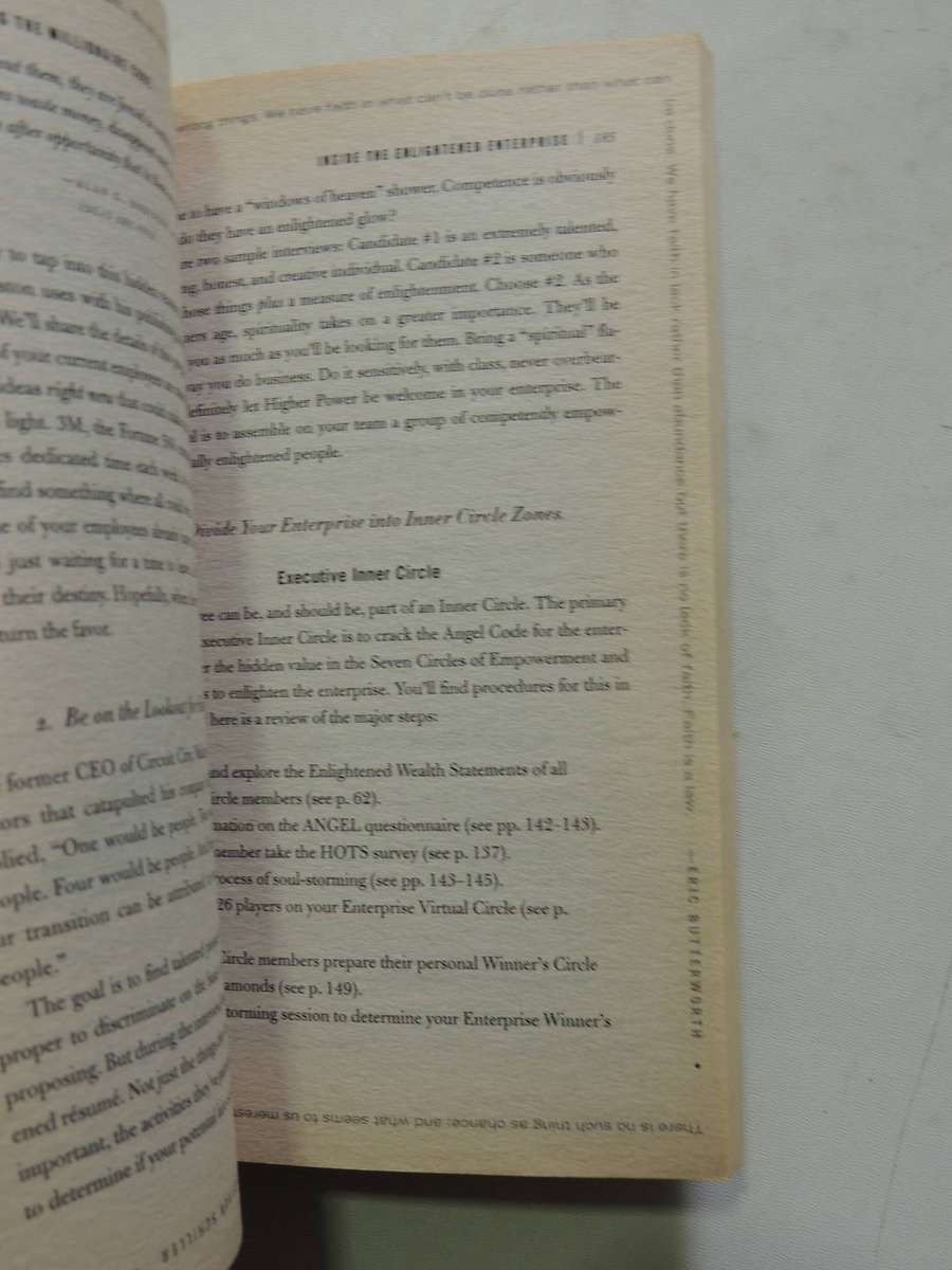 Cracking The Millionaire Code: What Rich People Know That You Don't Mark Victor Hansen, Robert Allen
