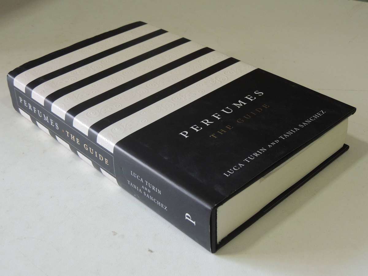 Perfumes: The Guide by Luca - Turin and Tania Sanchez  2008
