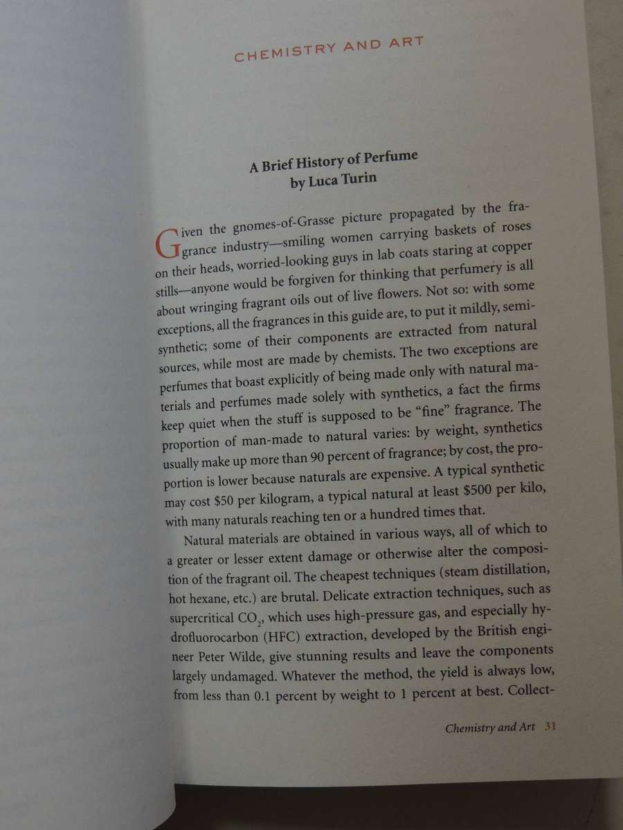Perfumes: The Guide by Luca - Turin and Tania Sanchez  2008