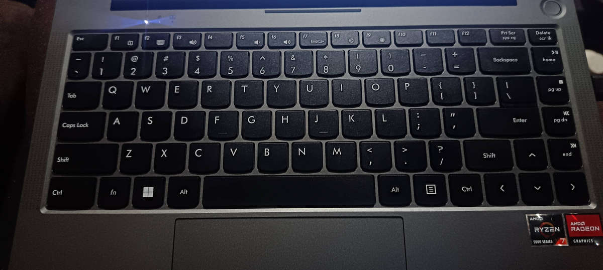 Proline Thinline Notebook V14 Ryzen 7 5700U 512GB SSD 16GB RAM Win 11 Home