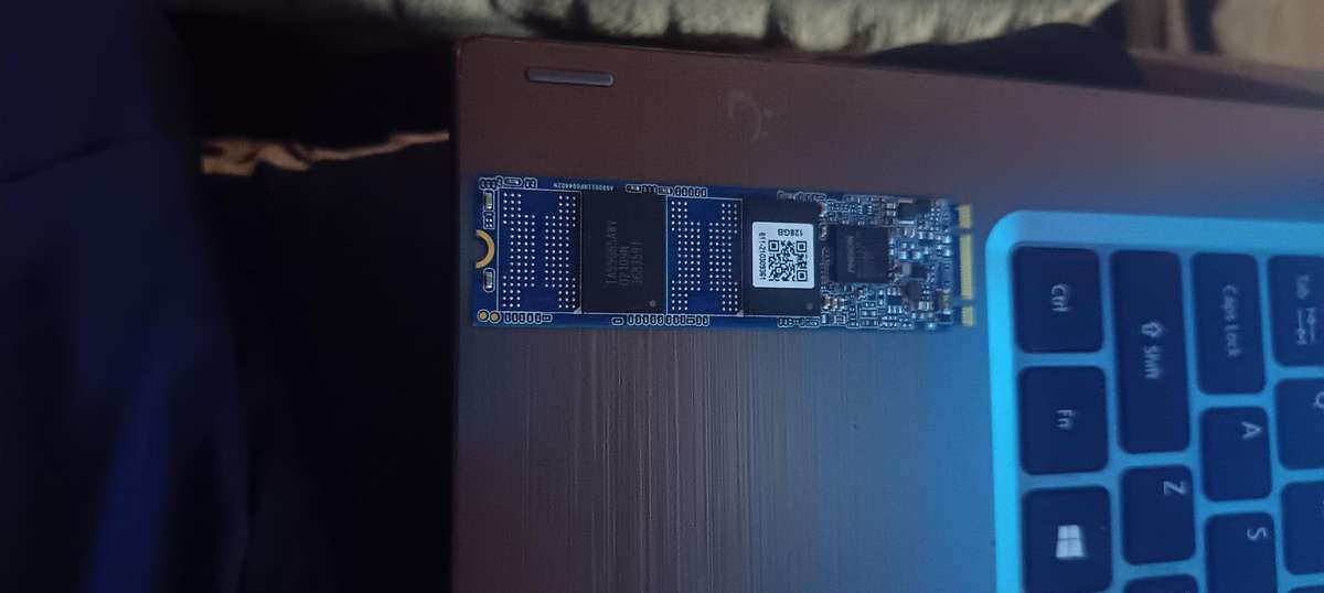 4 items Phison 128 GB M.2 2280