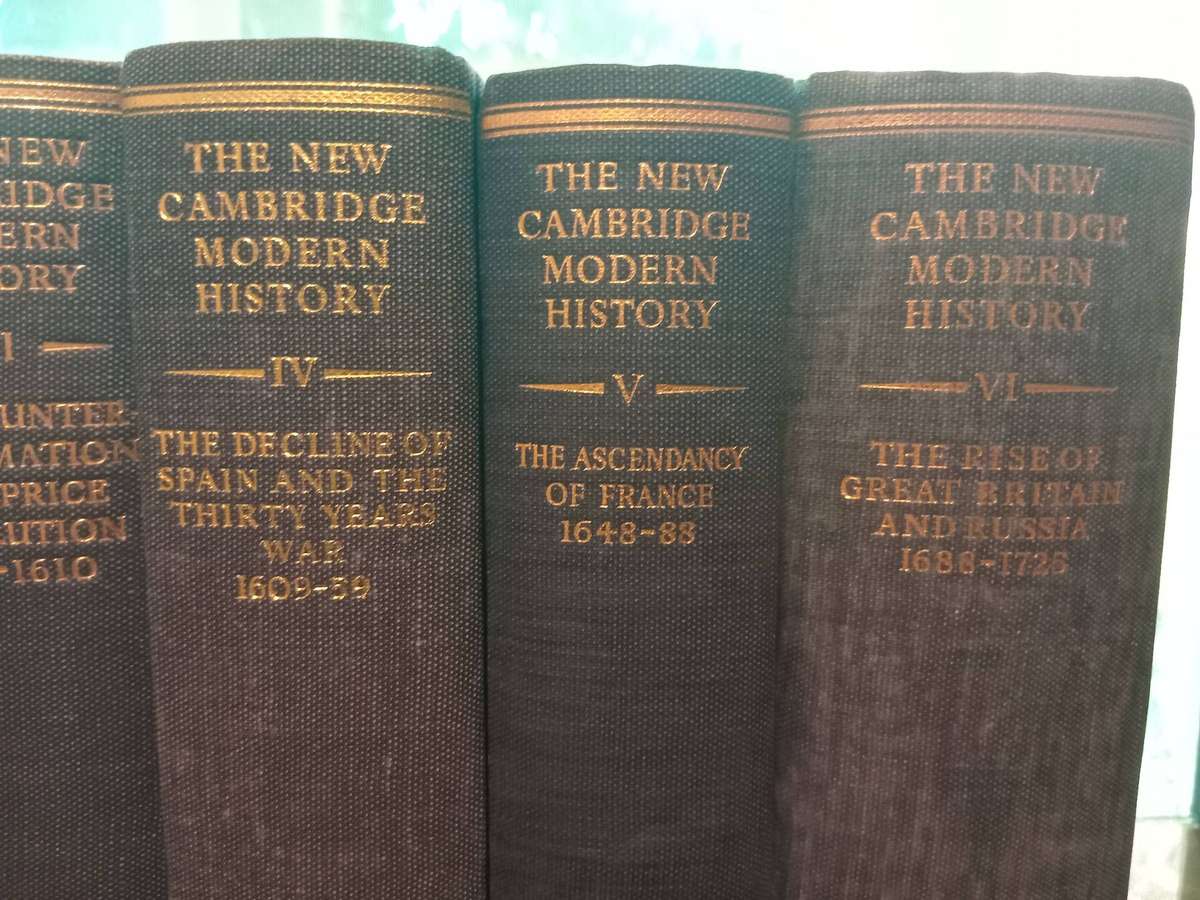 The New Cambridge Modern History (12 Vols. with Atlas)