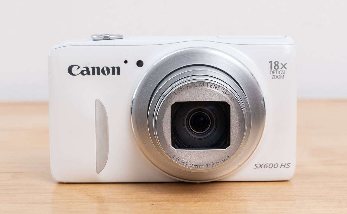 Canon SX600 HS Digital Camera 16MP *18x optical zoom* **