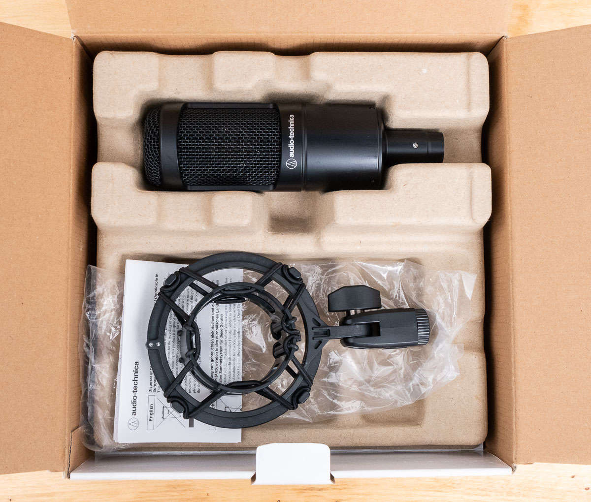 Audio-Technica AT2035 Condenser Microphone *BOX + SHOCKMOUNT*