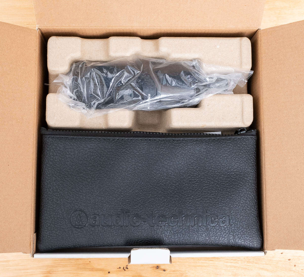 Audio-Technica AT2035 Condenser Microphone *BOX + SHOCKMOUNT*