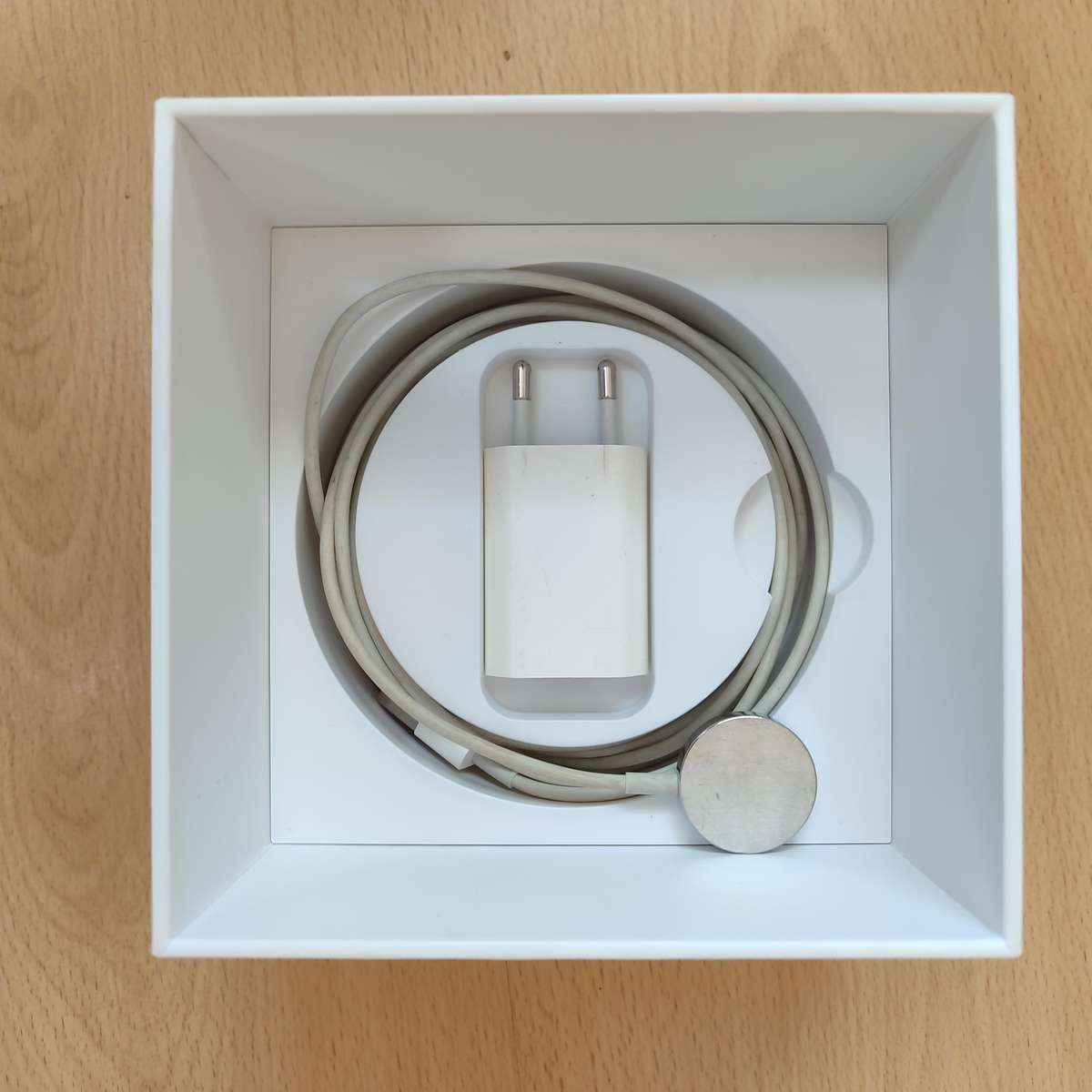 Apple series1 38mm Watch Box Set, Packaging & 2m Apple Watch Charging Cable.