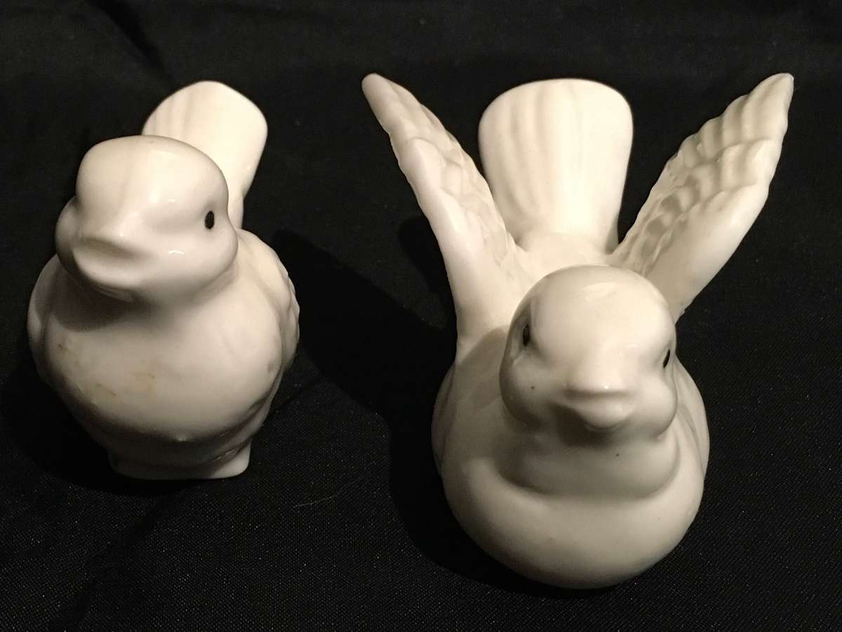 Doves - pair - figurines