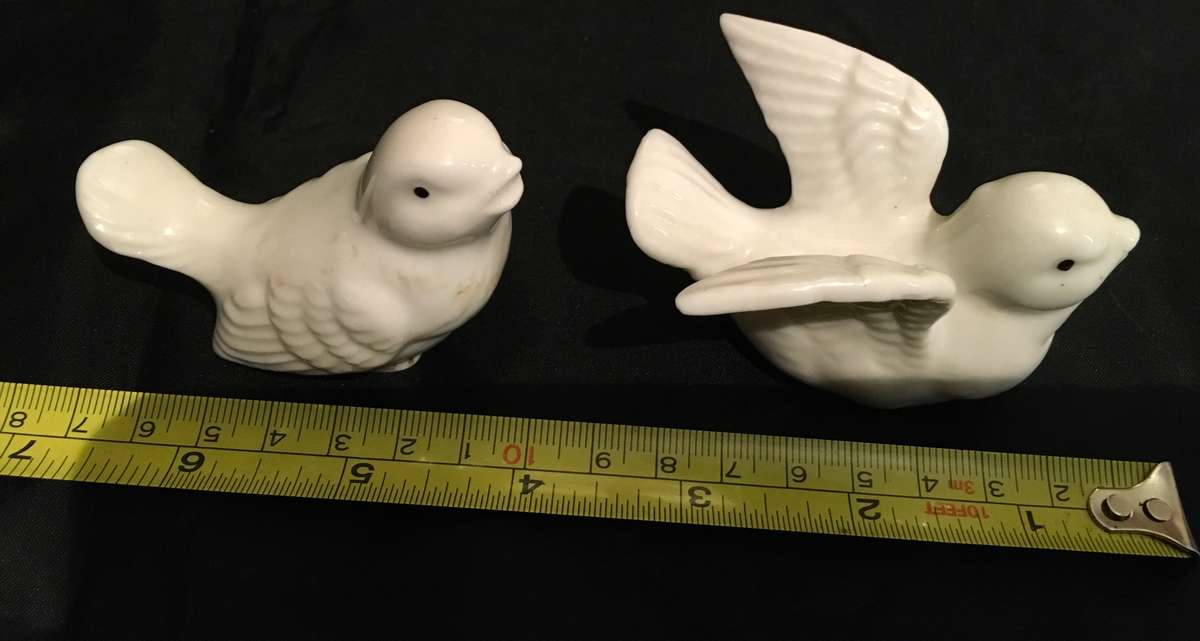 Doves - pair - figurines