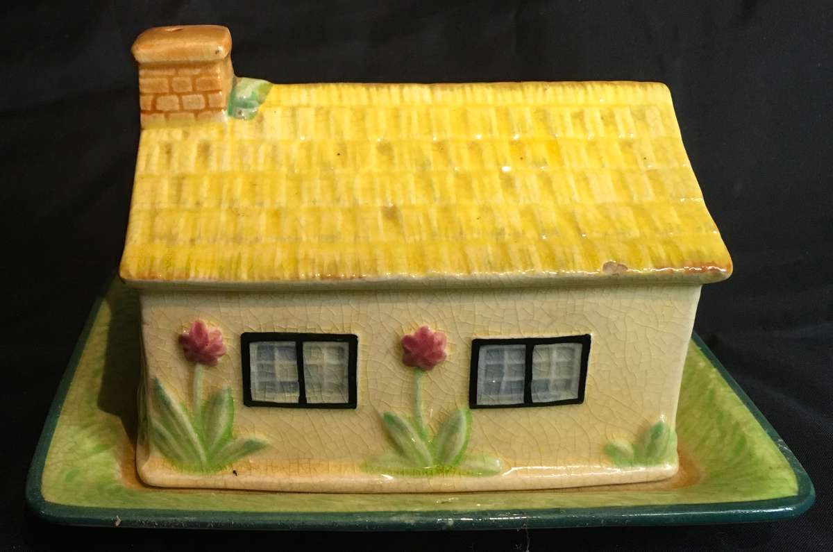 Marutomoware 1930s butter dish (Japan). Cottage house design