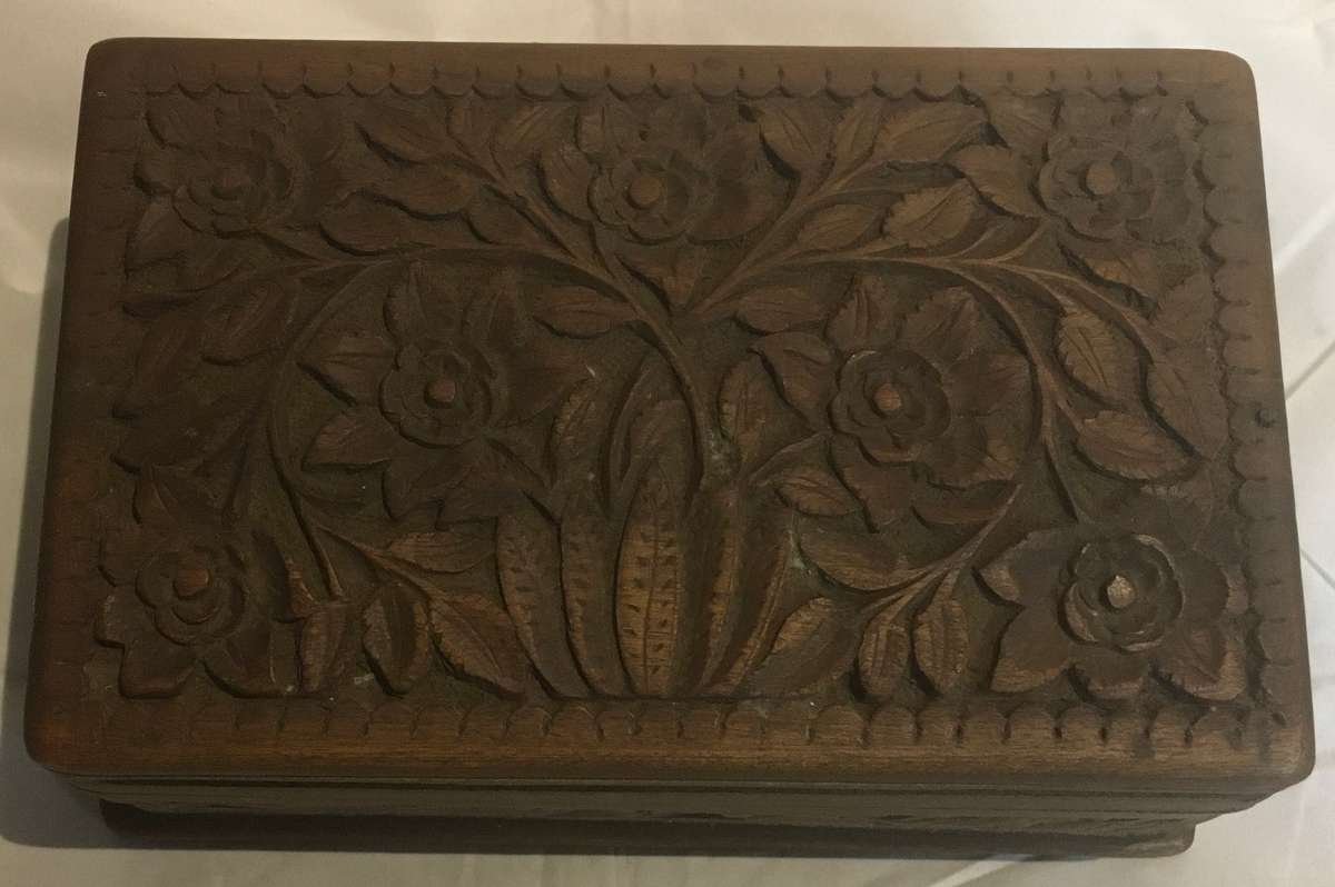 Wooden jewelley box - vintage