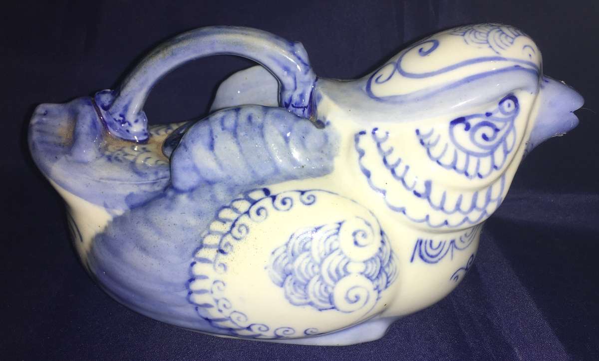 Oriental bird shaped tea kettle