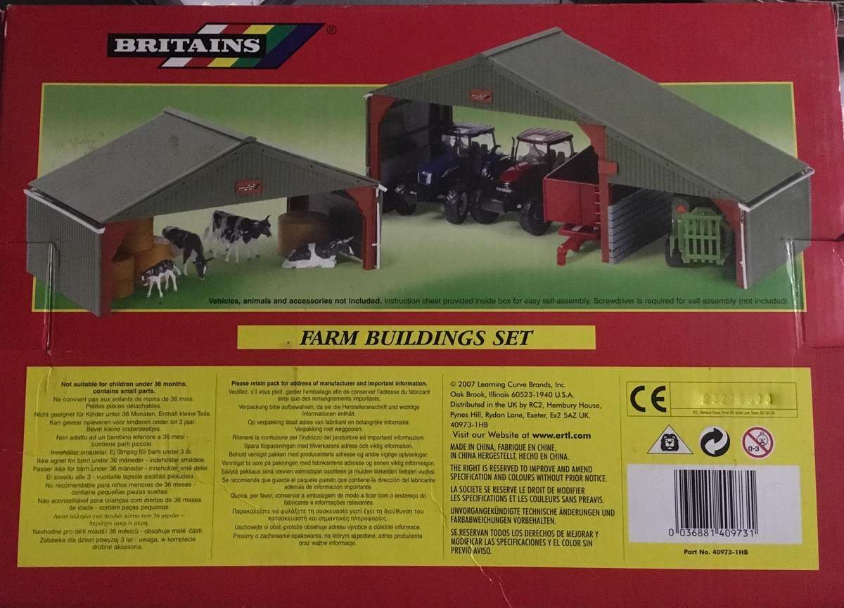 Britains 2005 1:32 farm building set