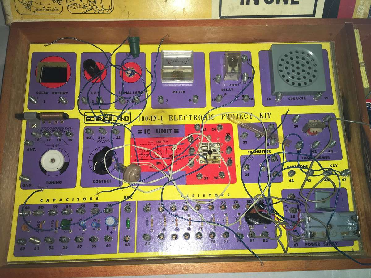 Vintage Scienceland 100 in 1 electronic project kit
