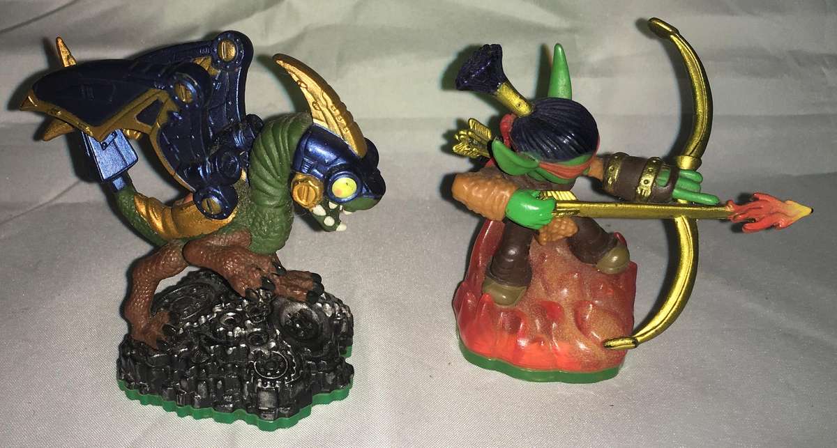 Skylanders Spyros and Flamethrower Adventure Drobots