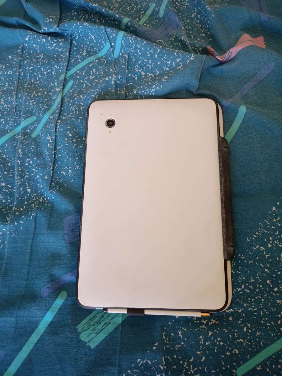 Intel 2in1 tablet laptop for sale