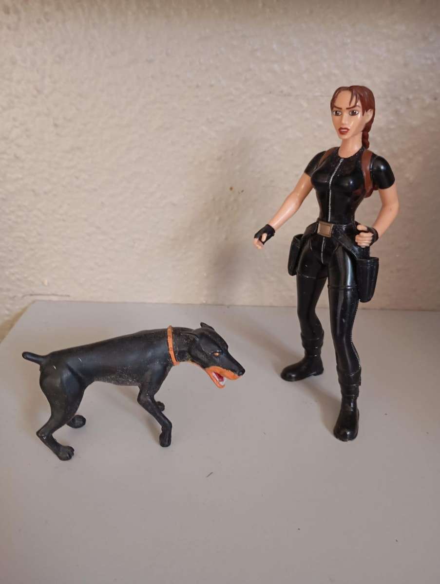 Tomb Raider figure with dog figurine