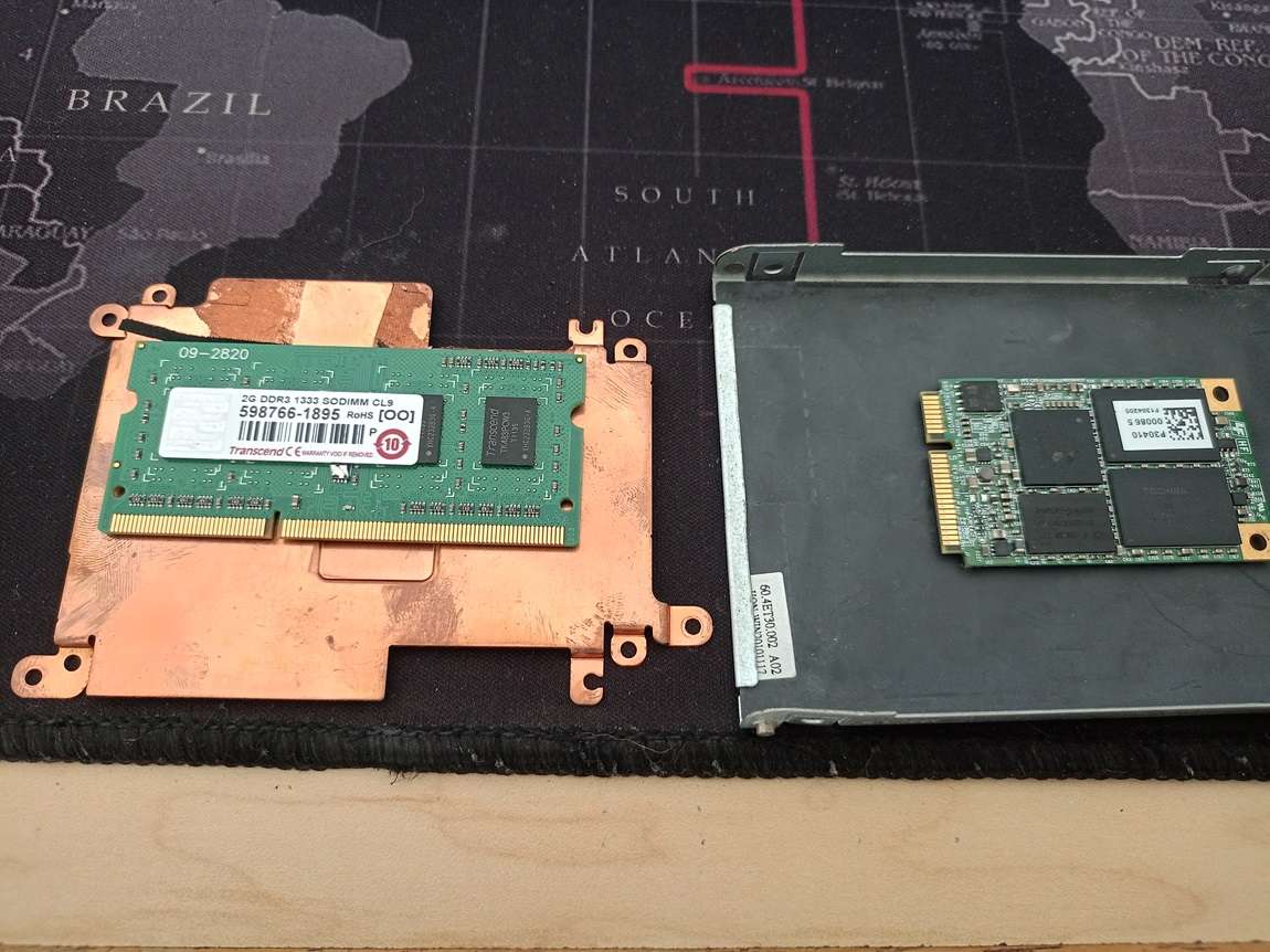 two non working laptops and parts