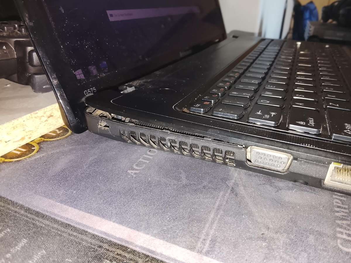 Lenovo G575 AMD Radeon laptop for sale read ad
