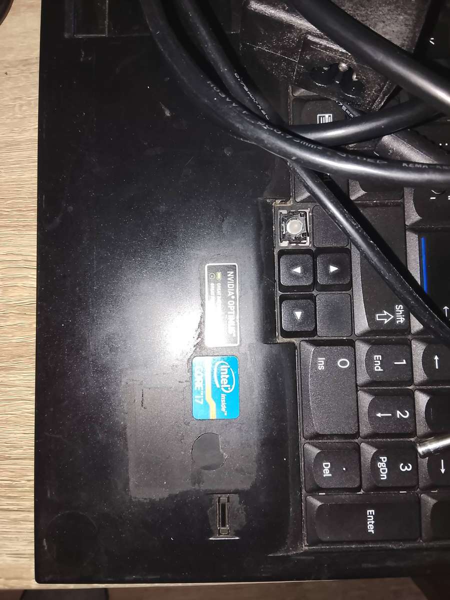 Samsung i7 laptop for spares or repair