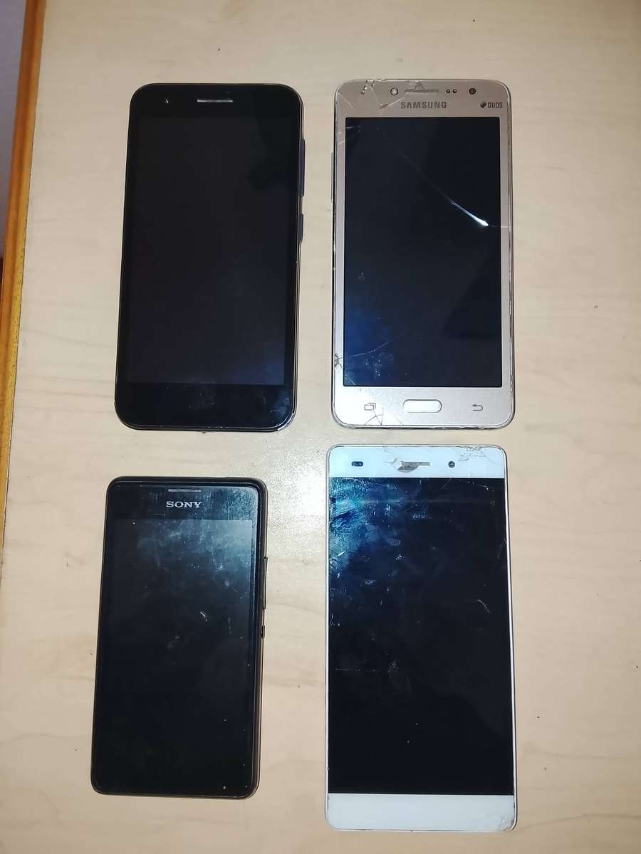 Phones  (Samsung, Huawei, Sony)