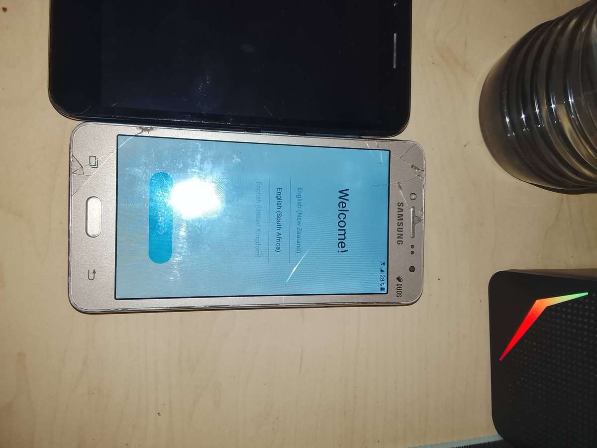 Phones  (Samsung, Huawei, Sony)