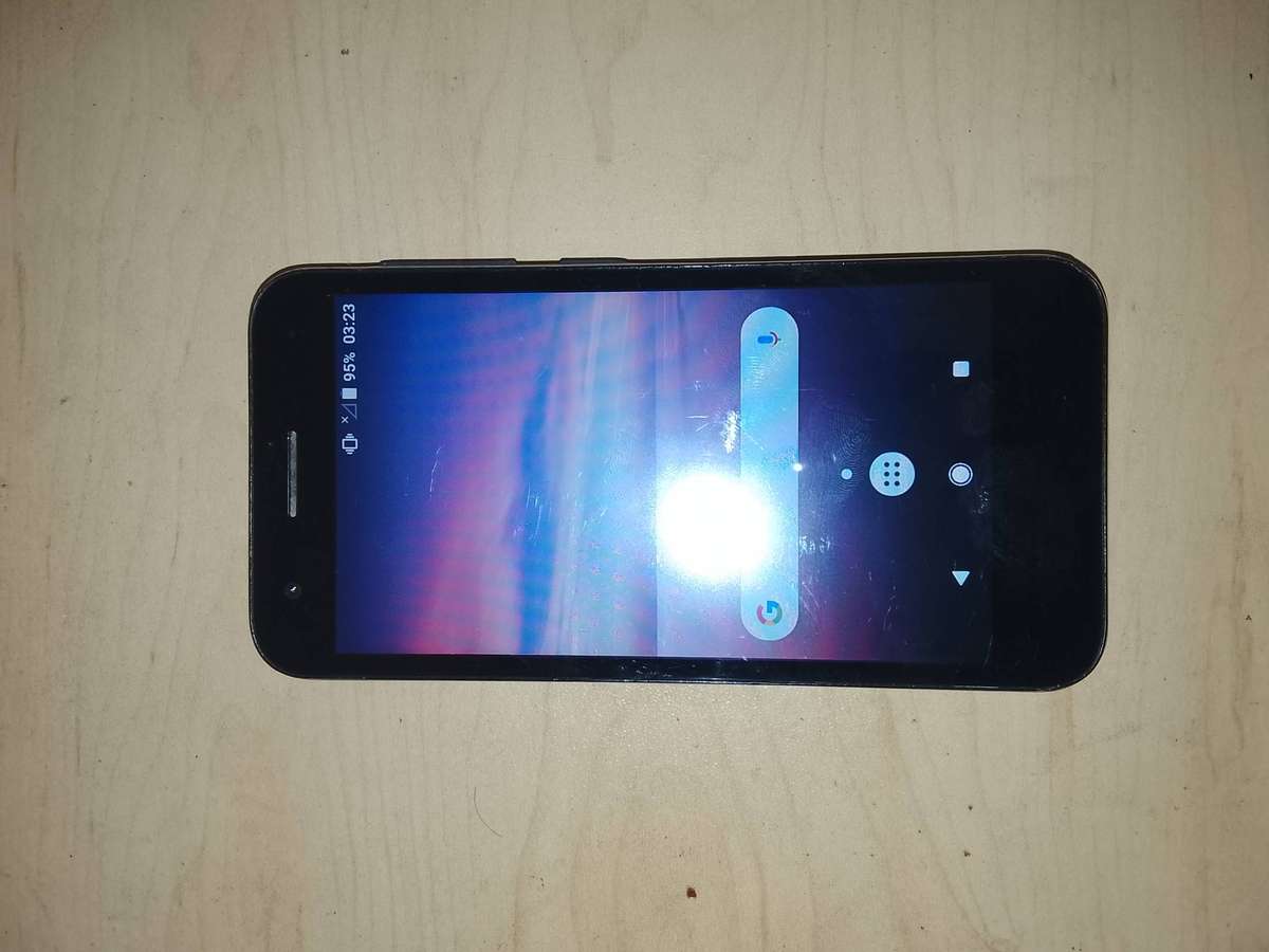 Vodafone E8 smart Phone
