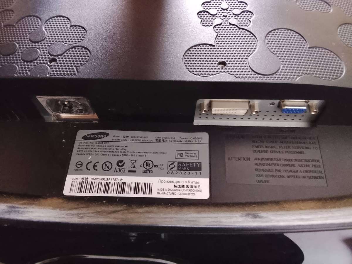 Samsung sync master 2033 20 inch LCD