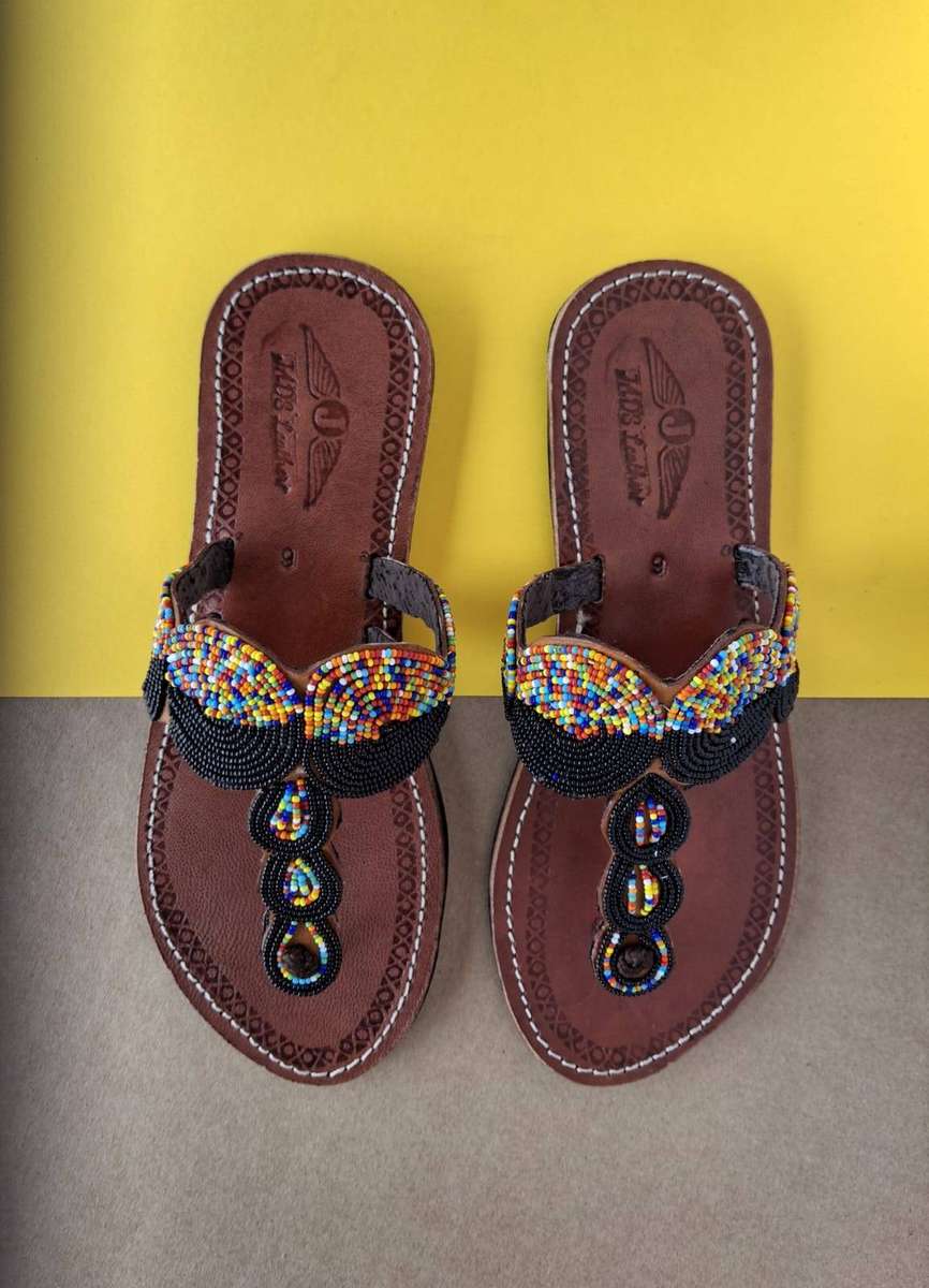 Black and multi-colour toe-ring tan sandal