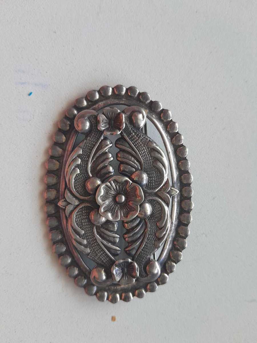 Beautifull Vintage silver brooch