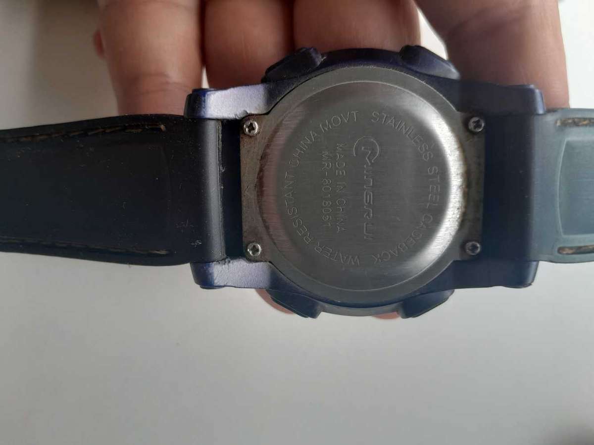 Mix bunch of quarts watches