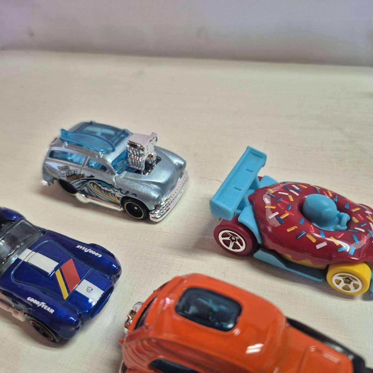 Hot WHeels Mixed Cars Lot of 6