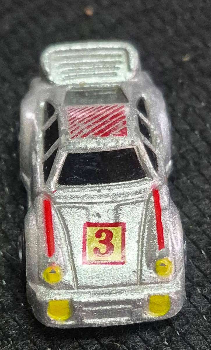 Porsche 959 Miniature Model with Diecast Body