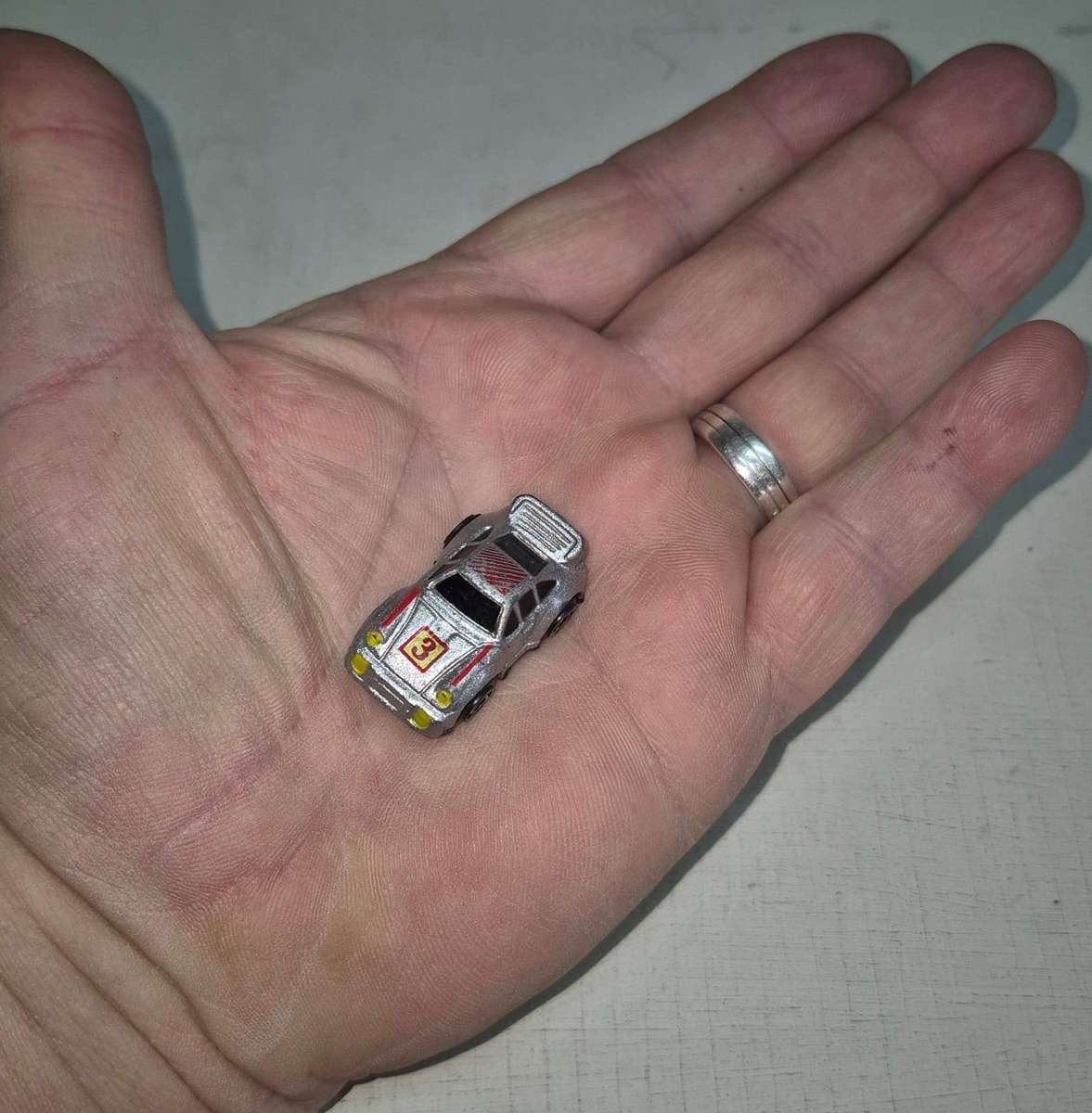 Porsche 959 Miniature Model with Diecast Body