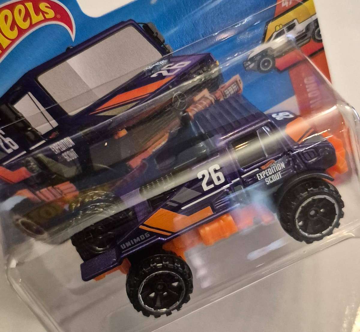 Hot Wheels Mercedes-Benz Unimog 1300L