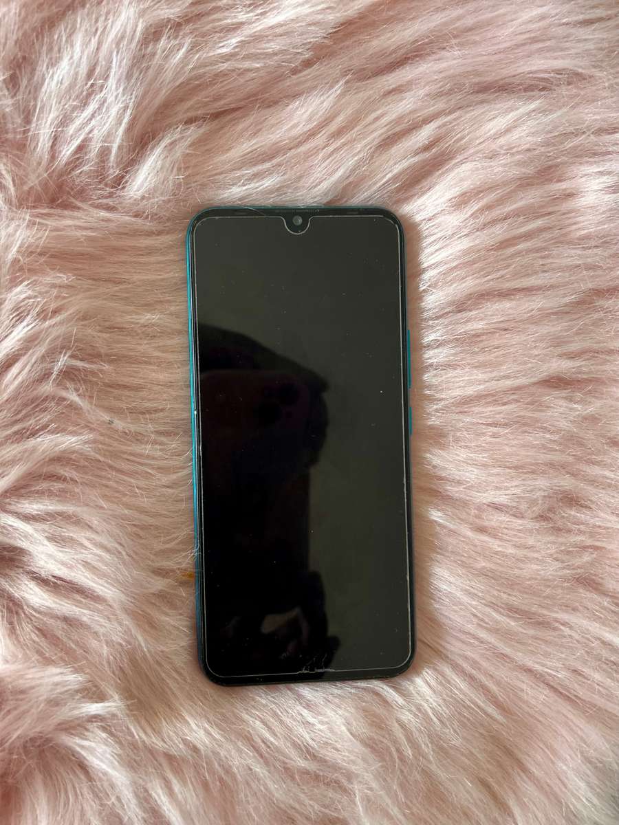 Infinix Smart 6 phone + cover