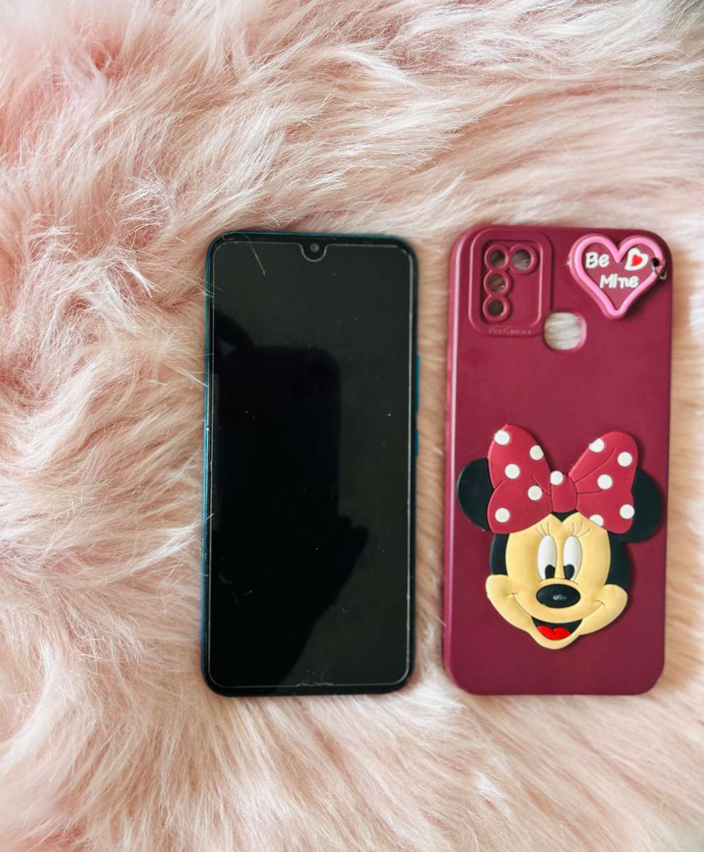 Infinix Smart 6 phone + cover
