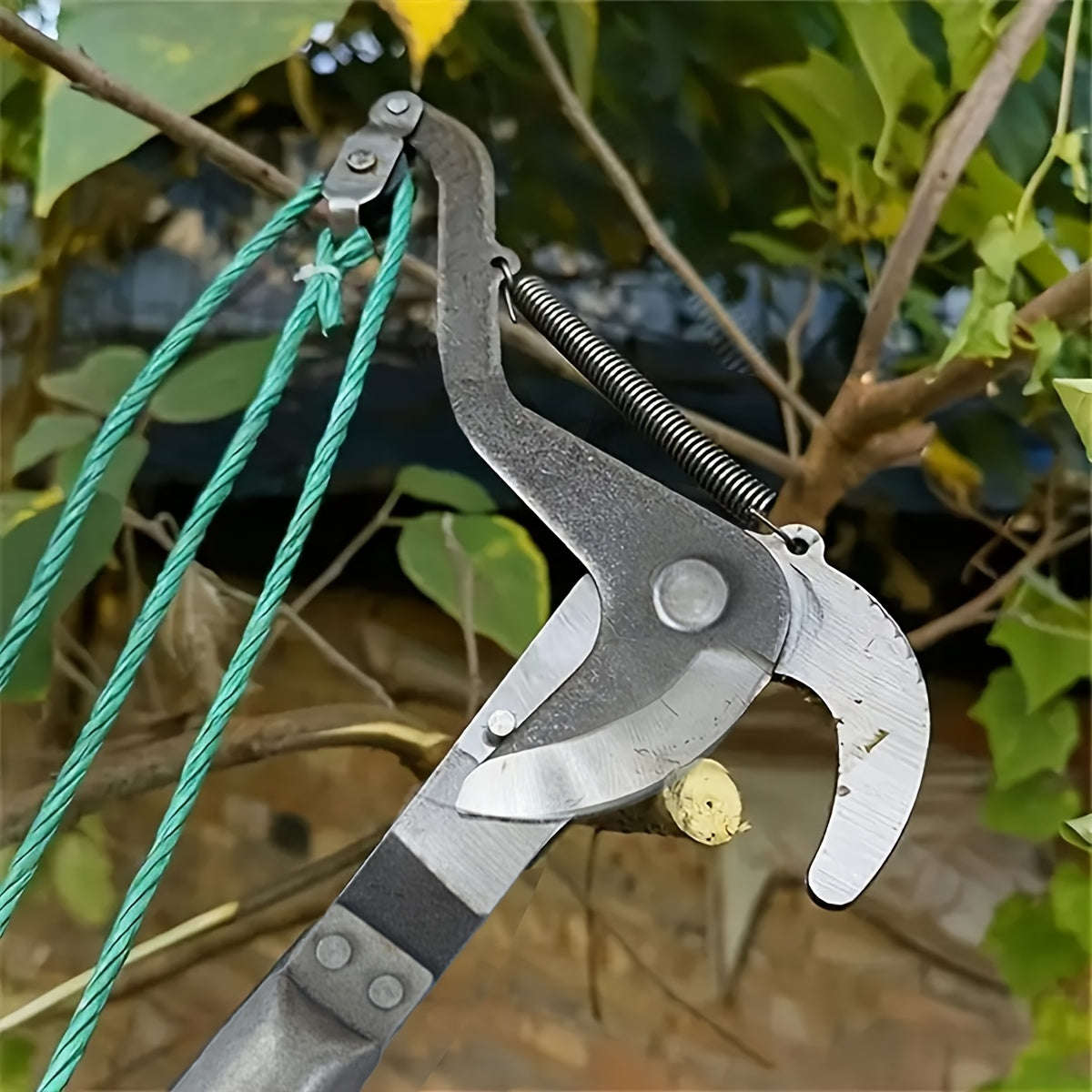 Cordless Pruning Shears With Pulley Design And Rope