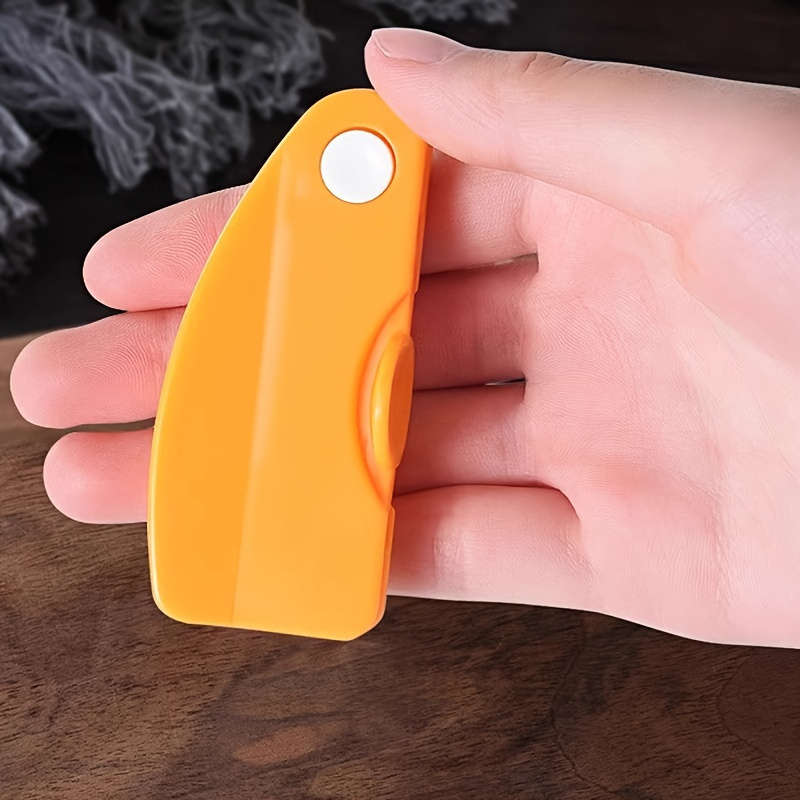 Easy-Grip Plastic Orange Peeler