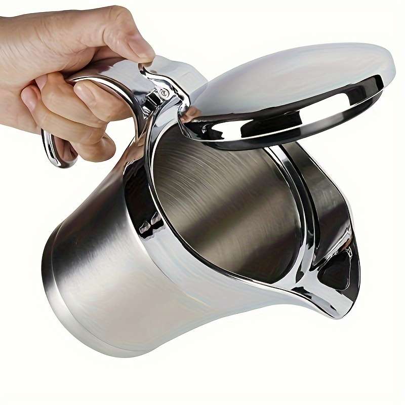 A Double-insulated Stainless Steel Gravy Boat