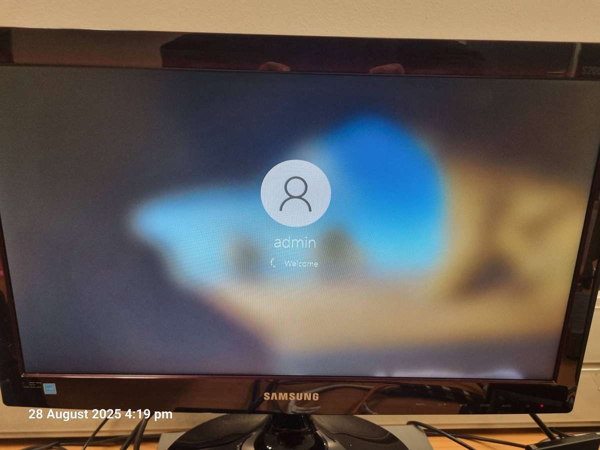 HP 250 G6 ,i3 4GB,500GB