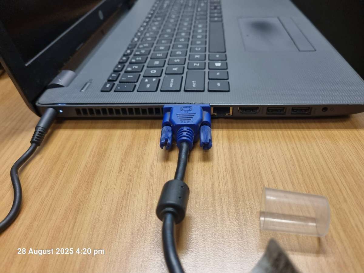 HP 250 G6 ,i3 4GB,500GB