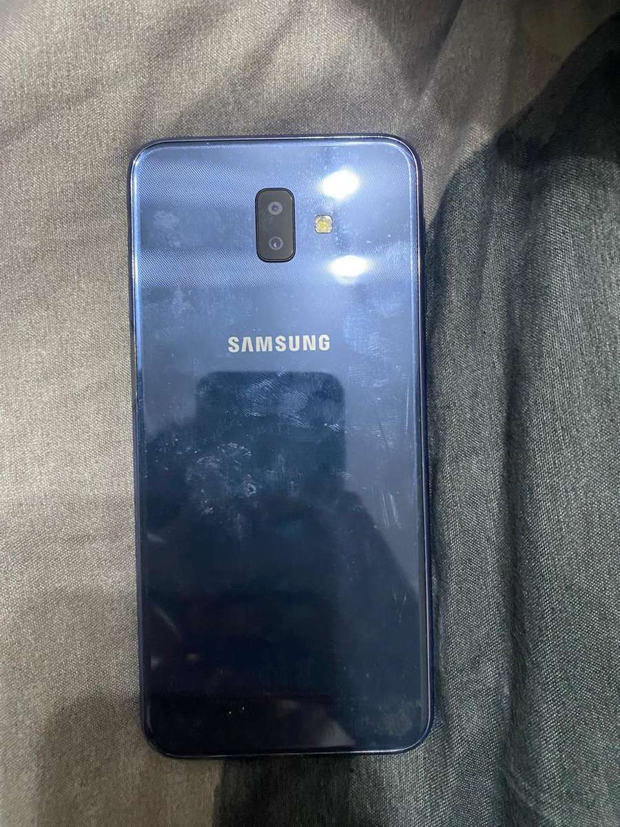Samsung J6+