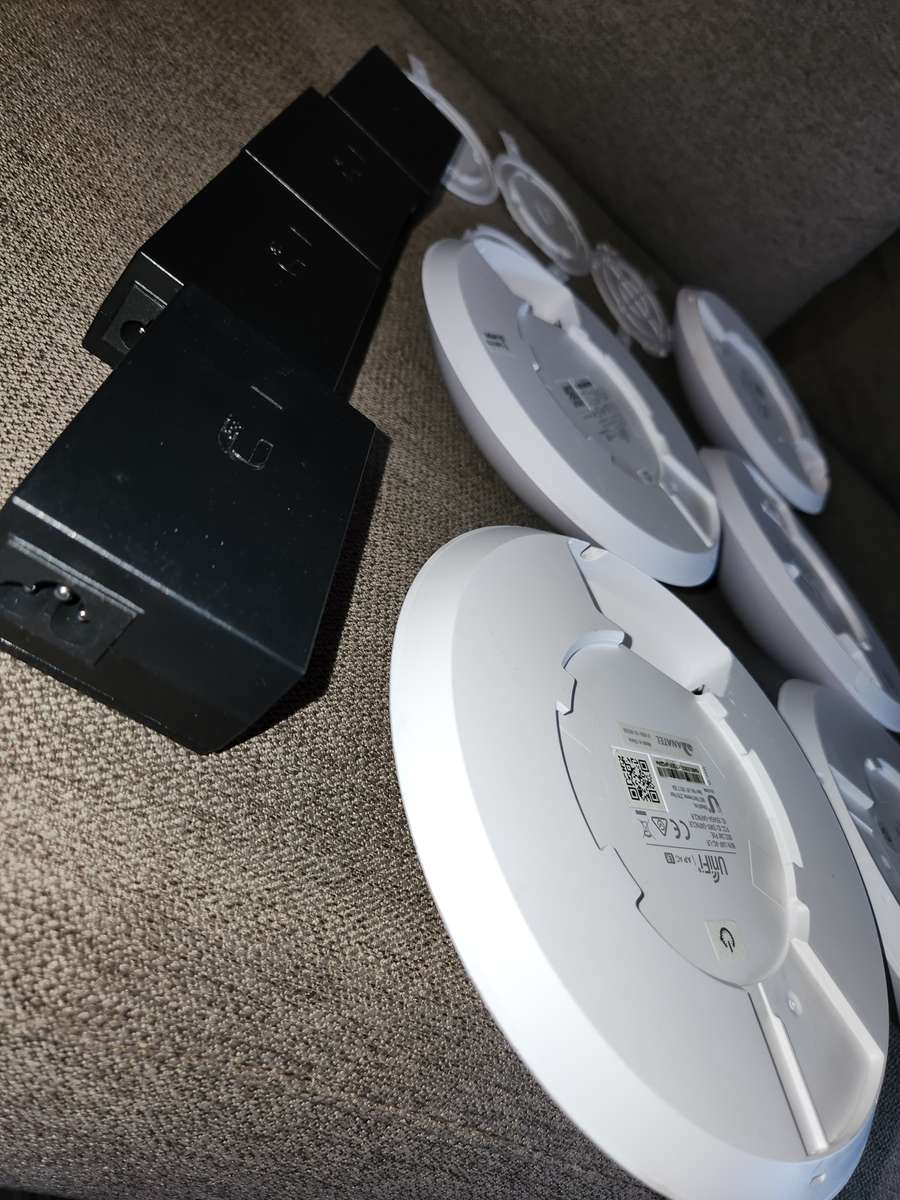 Unifi AC LR with POE Injector