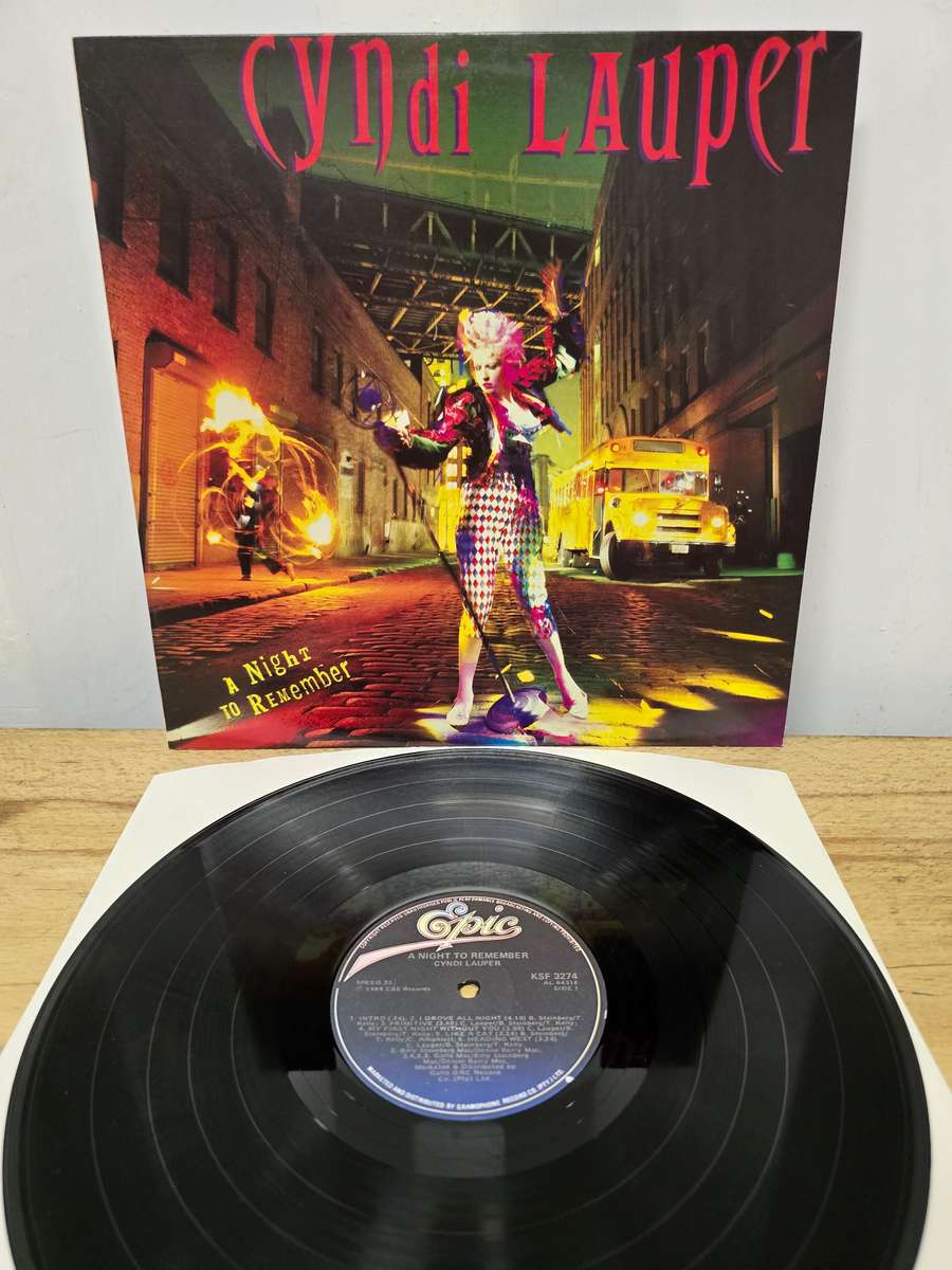 CYNDI LAUPER- A NIGHT TO REMEMBER LP