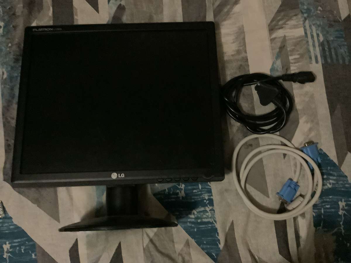 LG FLATRON 17` LCD MONITOR L1734S-BN